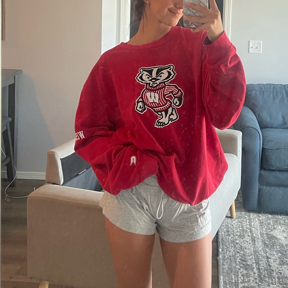 wisconsin badgers crewneck